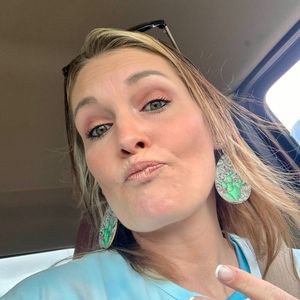 Meet your Posher, Lindsey